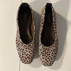 Women’s Born Flats Size 9m